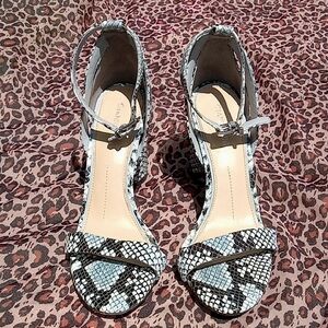 Gianni Bini Snake Print Block Heels Size 8